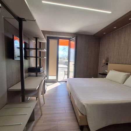 Hotel Tre Ville Parma Eksteriør billede
