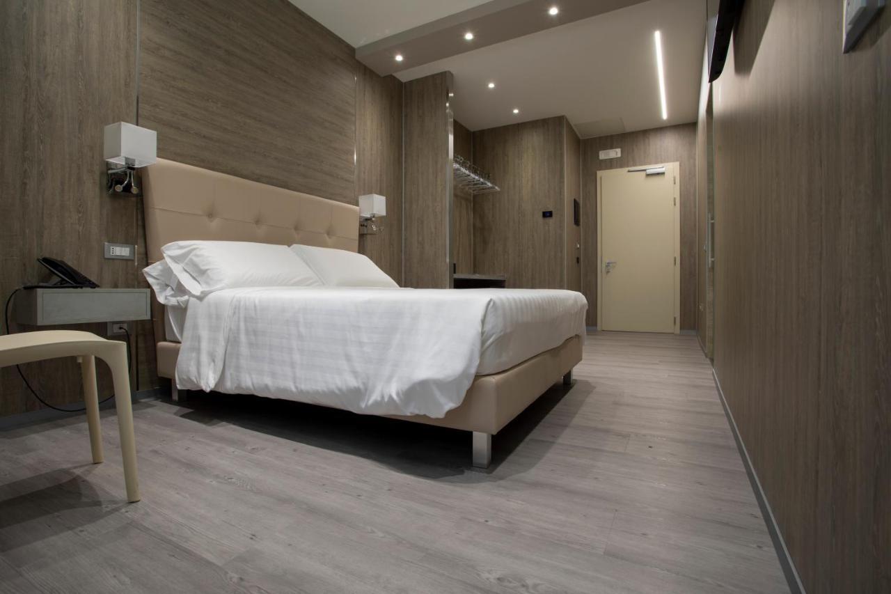 Hotel Tre Ville Parma Eksteriør billede