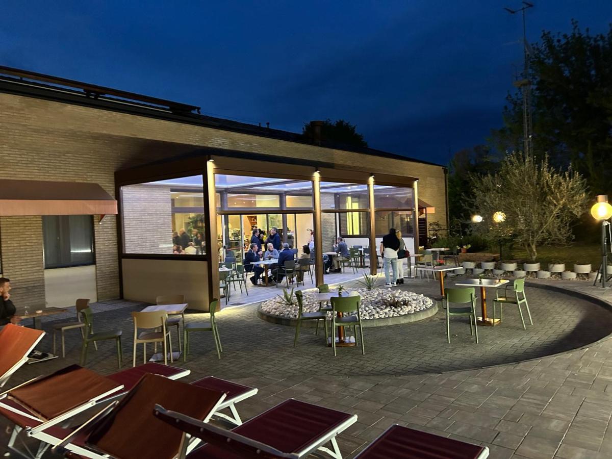 Hotel Tre Ville Parma Eksteriør billede