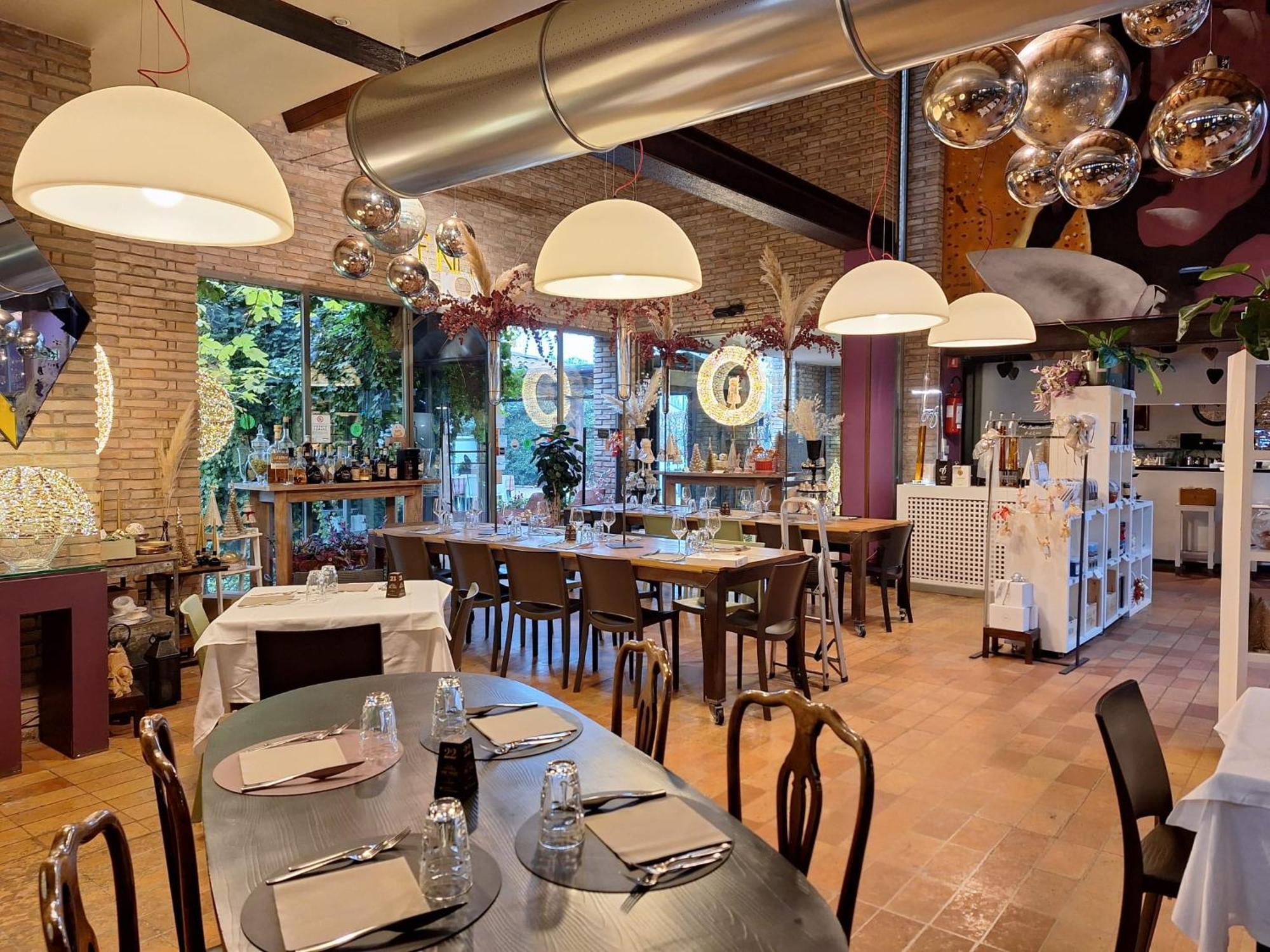 Hotel Tre Ville Parma Eksteriør billede